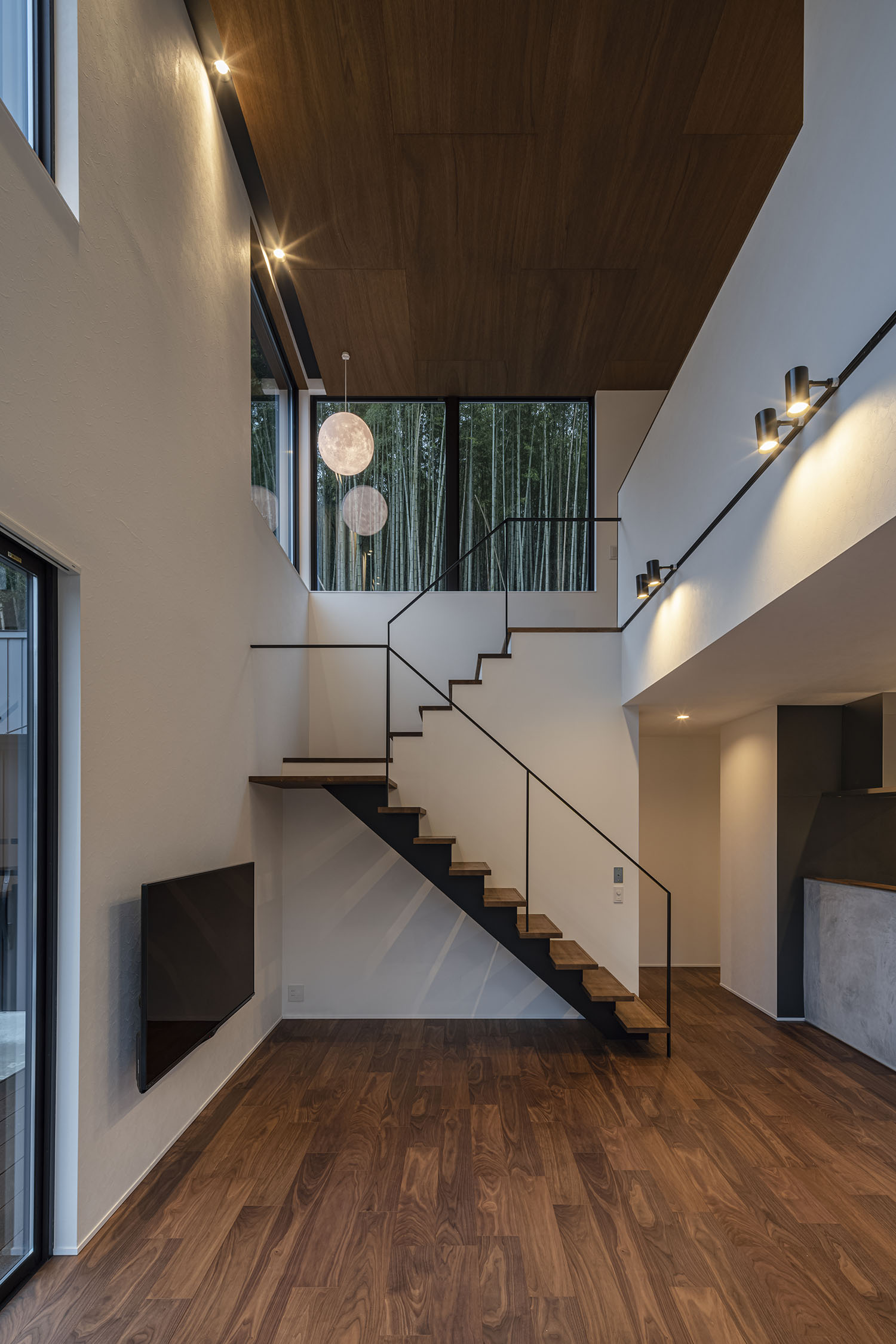 注文住宅・LDK・田舎暮らし・吹き抜け・リビングイン階段・アイアン手摺・開放感のあるリビング 注文住宅・デザイン住宅建築実例_『CASE712 澄』_LDK