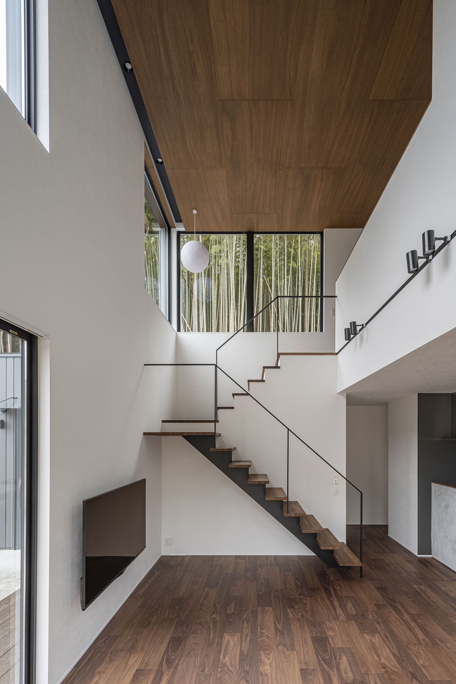 注文住宅・LDK・田舎暮らし・吹き抜け・リビングイン階段・アイアン手摺・開放感のあるリビング 注文住宅・デザイン住宅建築実例_『CASE712 澄』_LDK