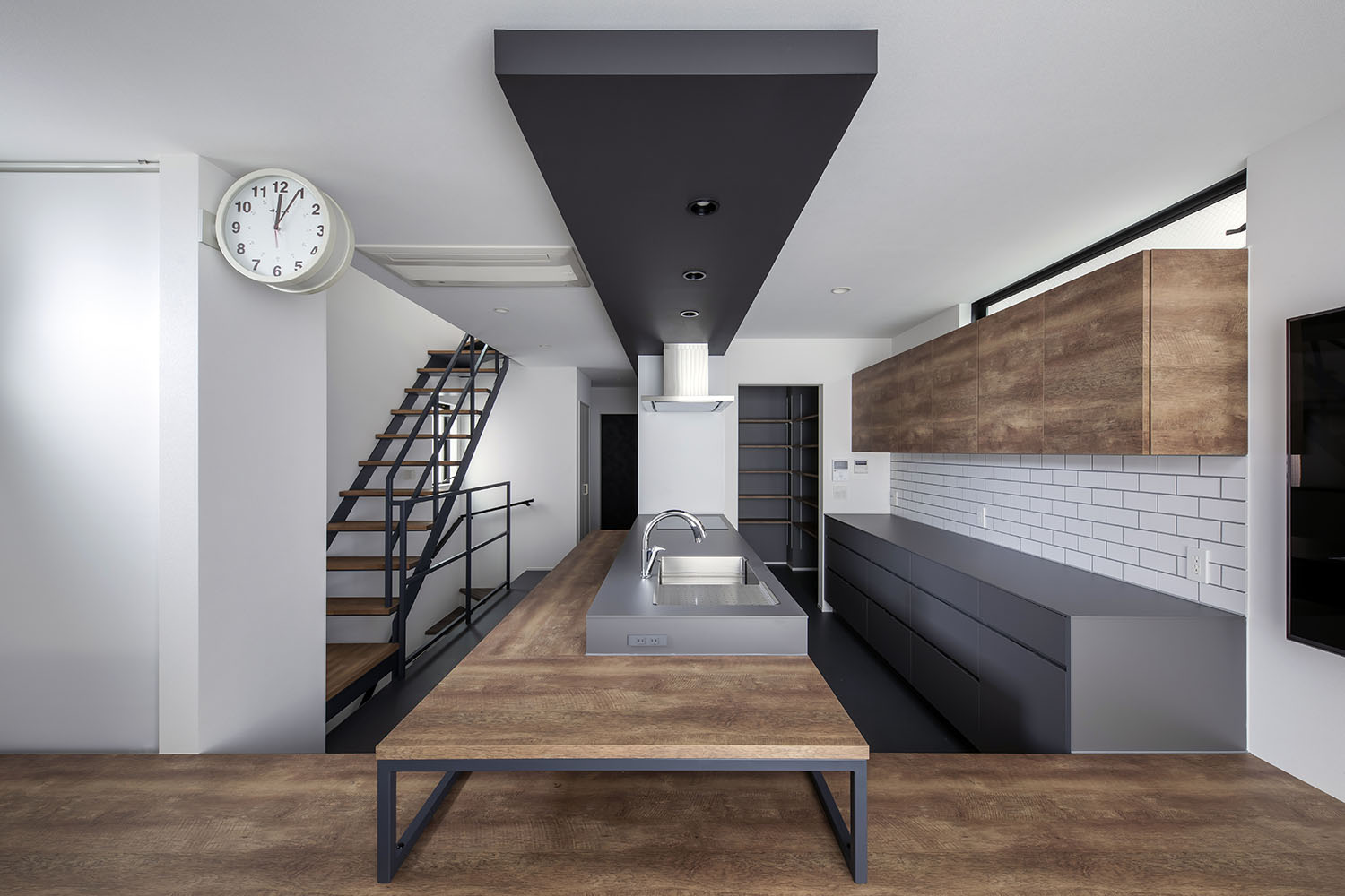 注文住宅・LDK・木のぬくもり・シンプル・スケルトン階段・リビングイン階段 注文住宅・デザイン住宅建築実例_『CASE714 Grav』_LDK