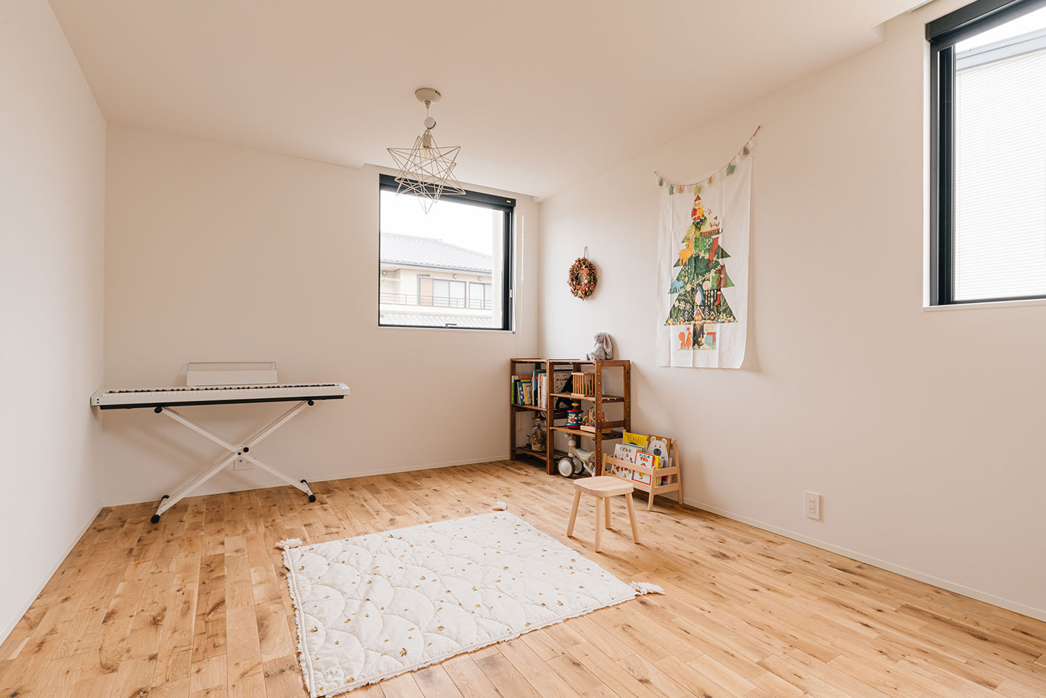 注文住宅・子供部屋・プライバシーの守られた部屋・白を基調とした・ナチュラル 注文住宅・デザイン住宅建築実例_『CASE719 Flat foam』_子供部屋