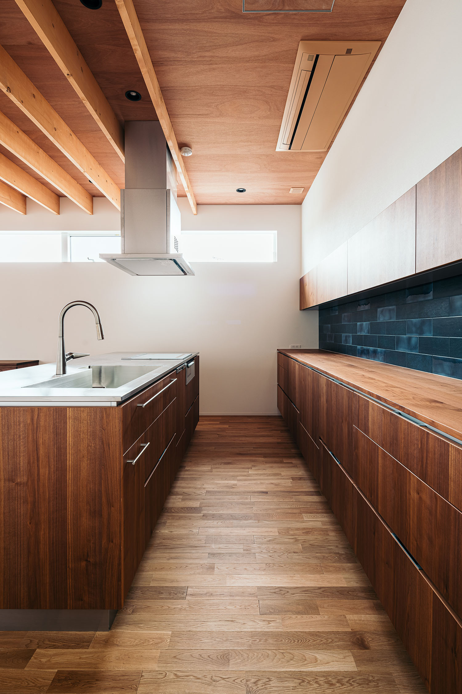 注文住宅・キッチン・Ⅱ型キッチン・対面式・木目調 注文住宅・デザイン住宅建築実例_『CASE721 落ち着きのある家』_キッチン