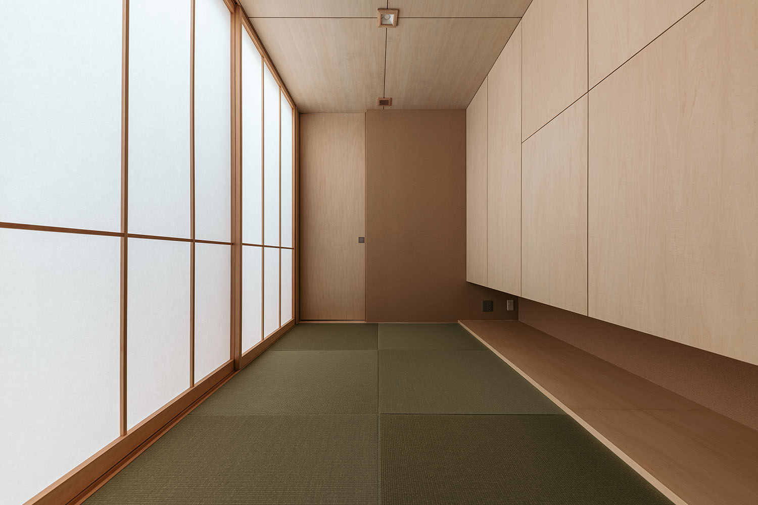 注文住宅・和室・琉球畳・モダン・平屋 注文住宅・デザイン住宅建築実例_『CASE721 落ち着きのある家』_和室