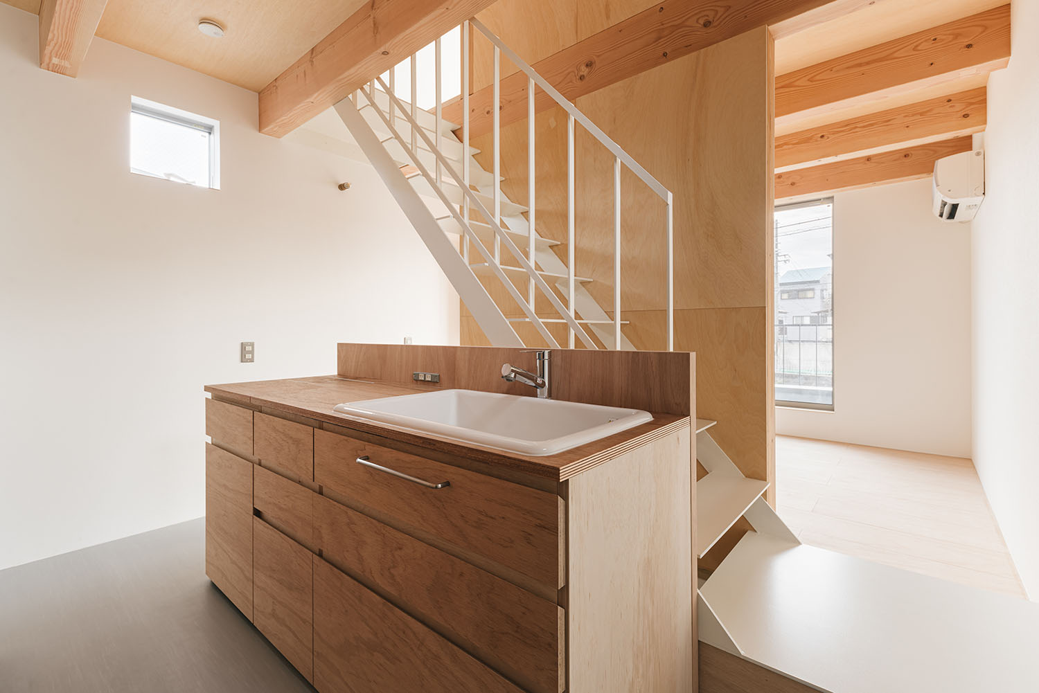 注文住宅・LDK・木のぬくもり・スケルトン階段・オリジナルキッチン・木構造現し 注文住宅・デザイン住宅建築実例_『CASE722 虹の栖』_LDK