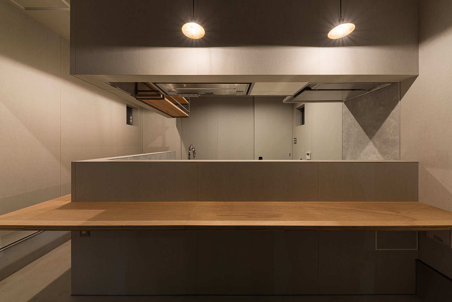 注文住宅・玄関・キッチン・カウンター・一枚板 注文住宅・デザイン住宅建築実例_『CASE722 虹の栖』_キッチン