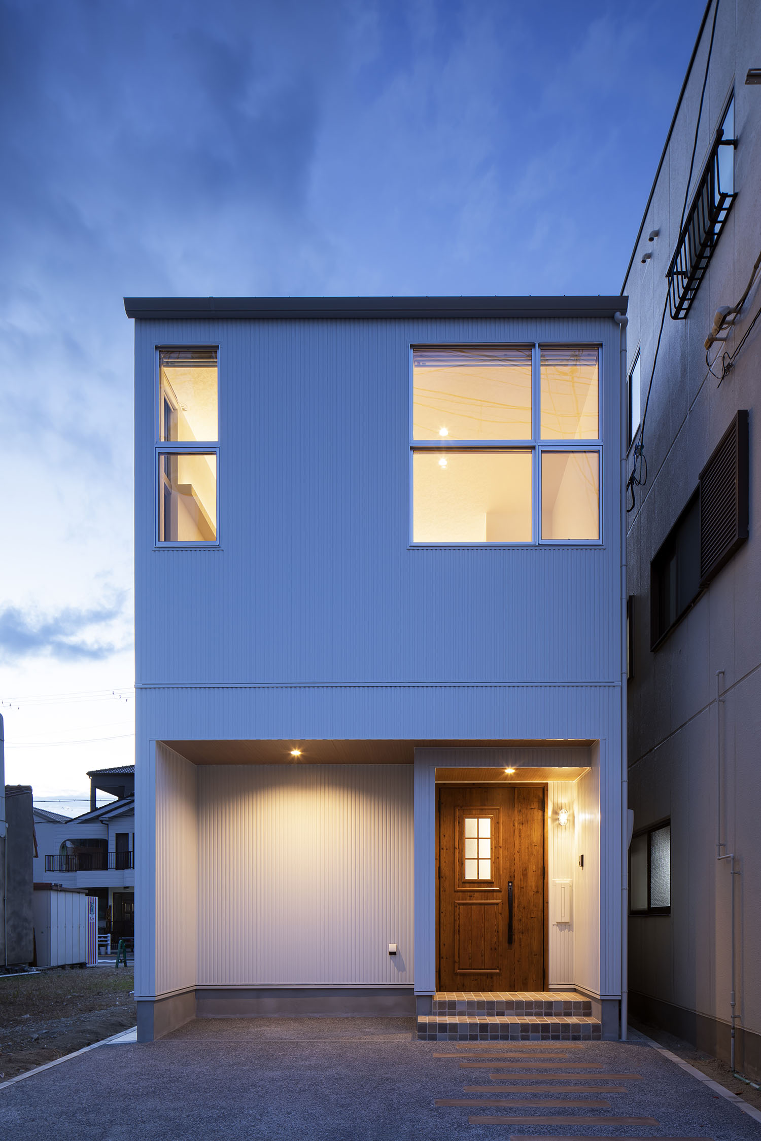 注文住宅・外観・スクエア・白・ガレージ・ナチュラル 注文住宅・デザイン住宅建築実例_『CASE723 rise』_外観