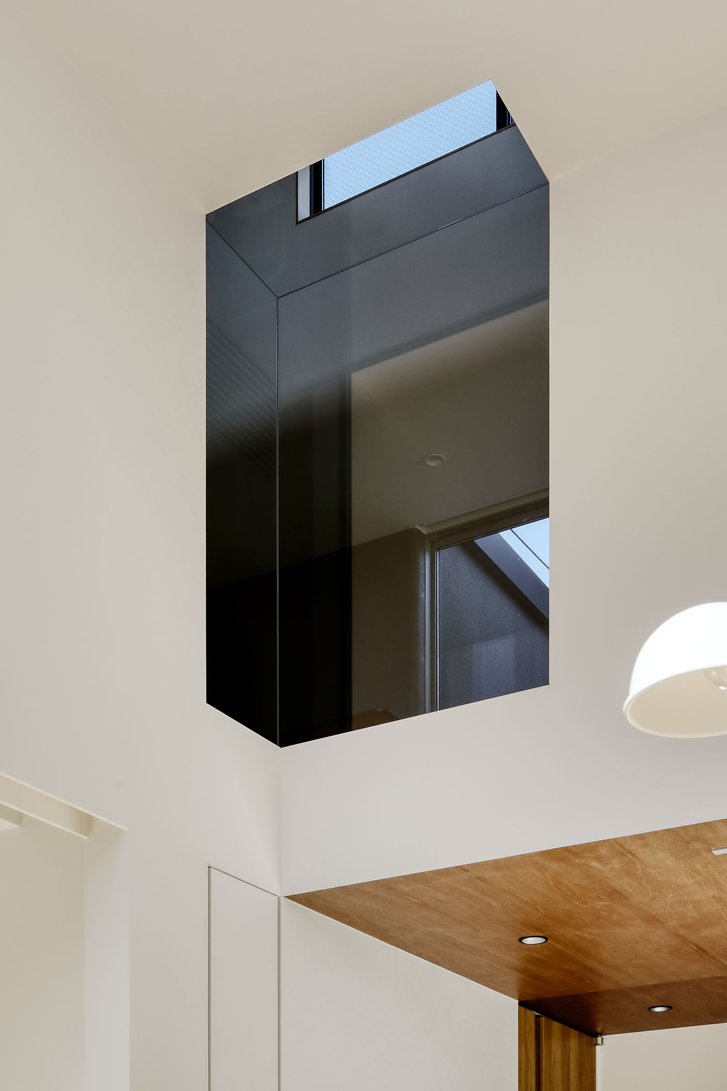 注文住宅・デザイン住宅建築実例_『CASE725 間隙・三層の家』_LDK