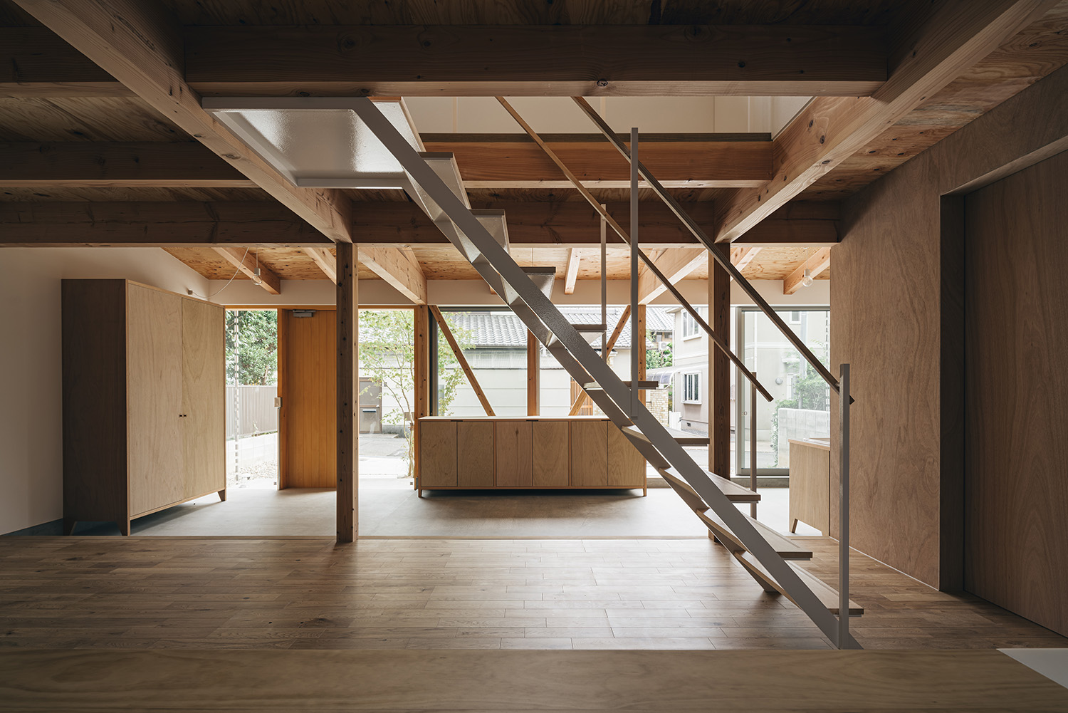 注文住宅・LDK・土間・木の温もり・リビングイン階段 注文住宅・デザイン住宅建築実例_『CASE729 伏見の家』_LDK