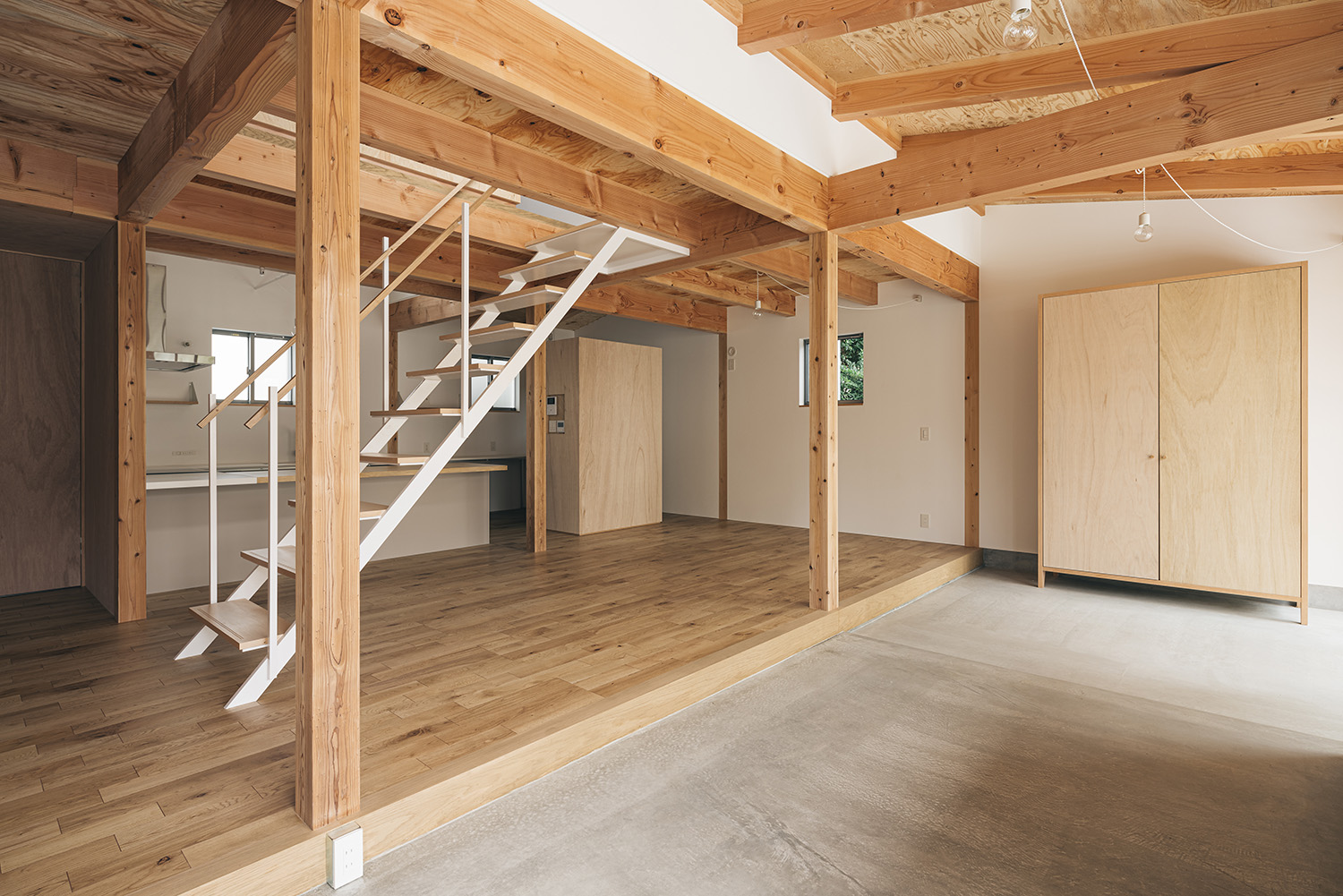 注文住宅・LDK・土間・木の温もり・リビングイン階段・スケルトン階段 注文住宅・デザイン住宅建築実例_『CASE729 伏見の家』_LDK