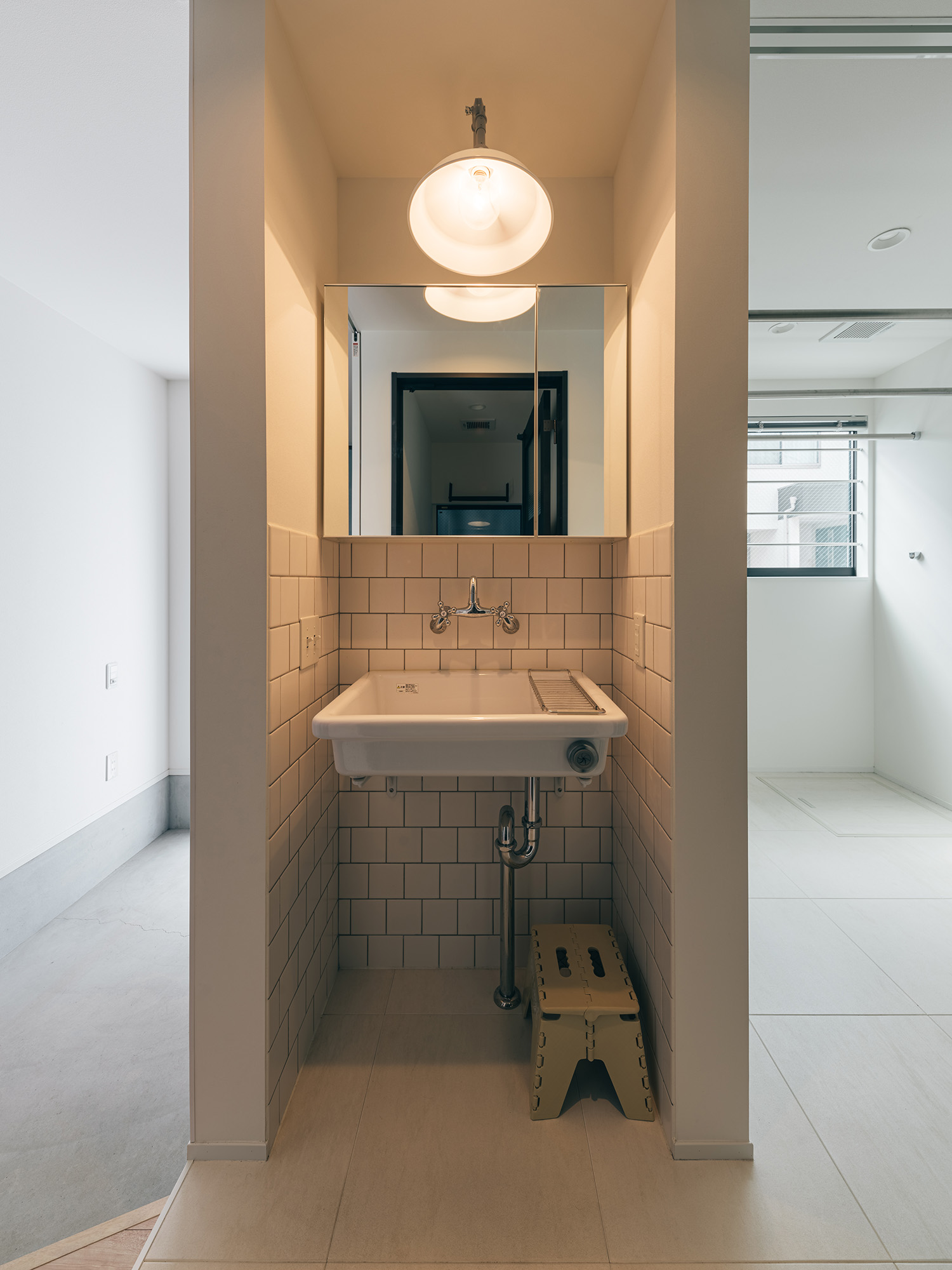 注文住宅・洗面所・手洗いカウンター・ランドリールーム・タイル・清潔感のある 注文住宅・デザイン住宅建築実例_『CASE730 mist』_浴室・洗面所