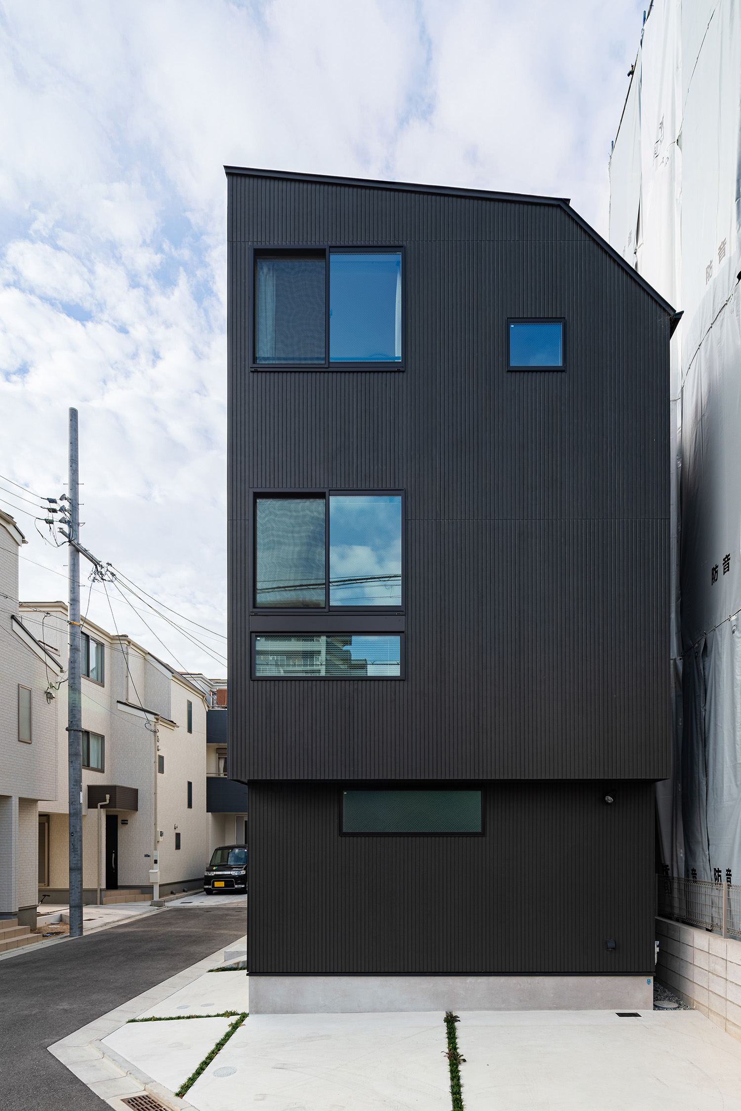 注文住宅『CASE730 mist』の建築実例・施⼯例の写真・建物外観全体 注文住宅・デザイン住宅建築実例_『CASE730 mist』_外観