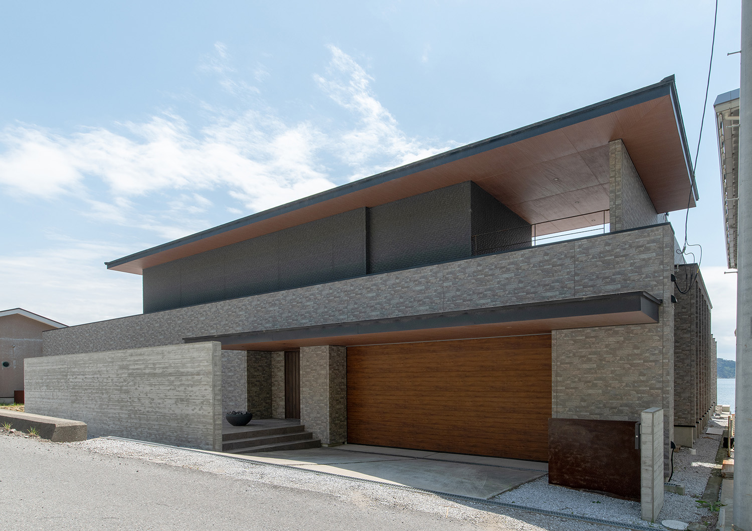 注文住宅・外観・海が見える・ビルトインガレージ 注文住宅・デザイン住宅建築実例_『CASE733 Sea Side Residence』_外観
