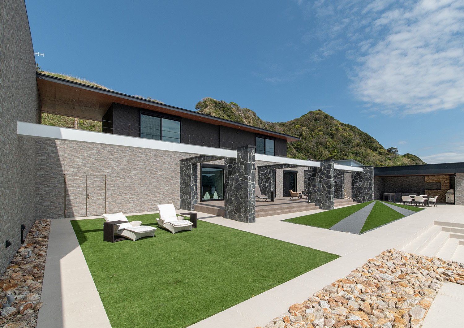 注文住宅・テラス・海が見える・オーシャンビュー・芝生のある 注文住宅・デザイン住宅建築実例_『CASE733 Sea Side Residence』_テラス・バルコニー