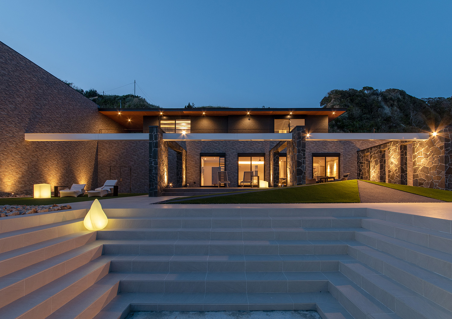 注文住宅・テラス・海が見える・オーシャンビュー・芝生のある 注文住宅・デザイン住宅建築実例_『CASE733 Sea Side Residence』_テラス・バルコニー