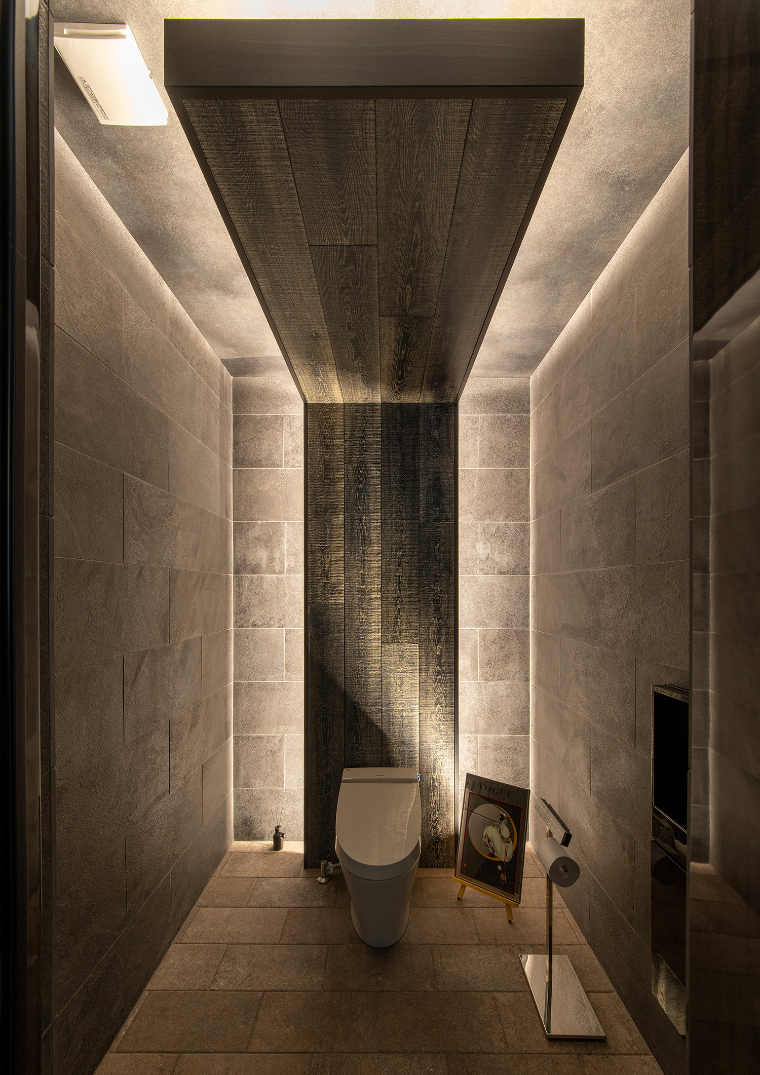 注文住宅・トイレ・タイル・モダン・黒を基調とした 注文住宅・デザイン住宅建築実例_『CASE733 Sea Side Residence』_トイレ