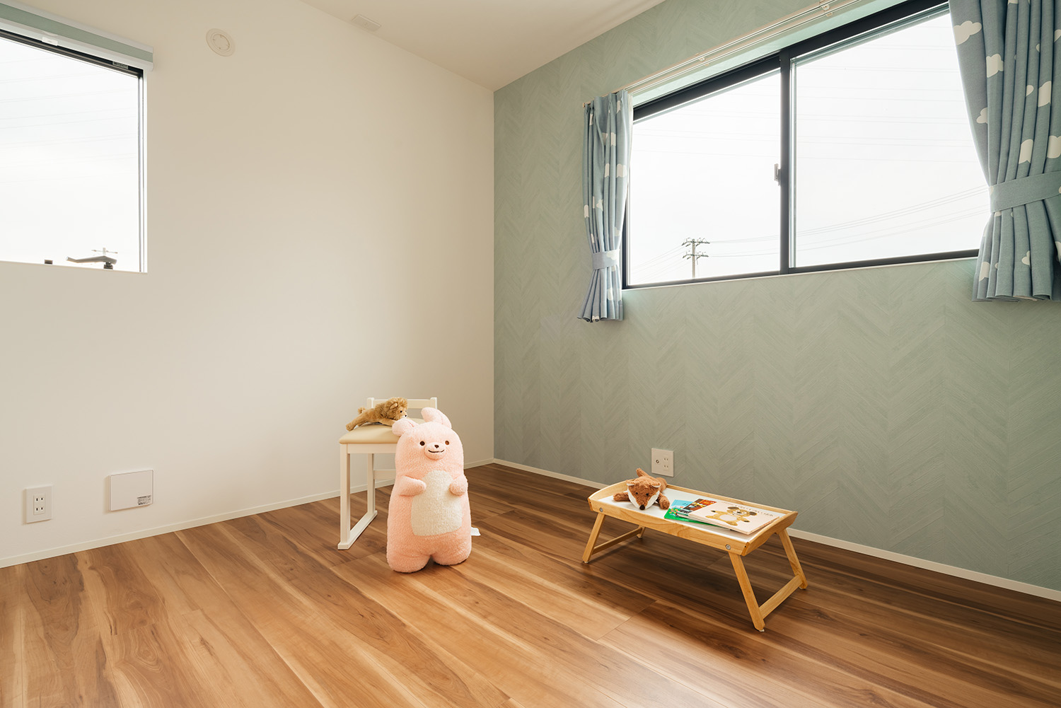 注文住宅・子供部屋・アクセントクロス 注文住宅・デザイン住宅建築実例_『CASE734 黎明の家』_子供部屋