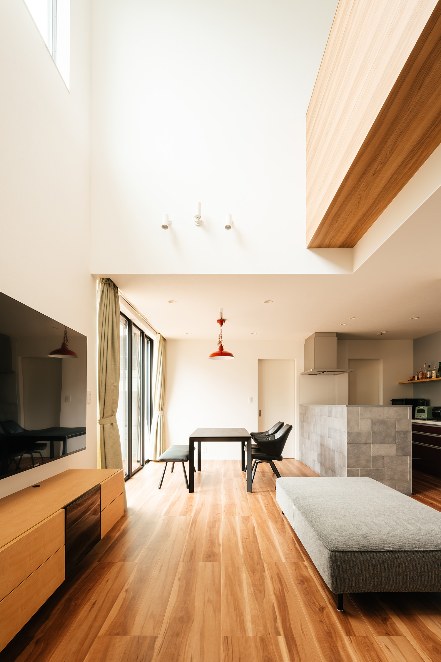 注文住宅・LDK・吹き抜け・リビング 注文住宅・デザイン住宅建築実例_『CASE734 黎明の家』_LDK