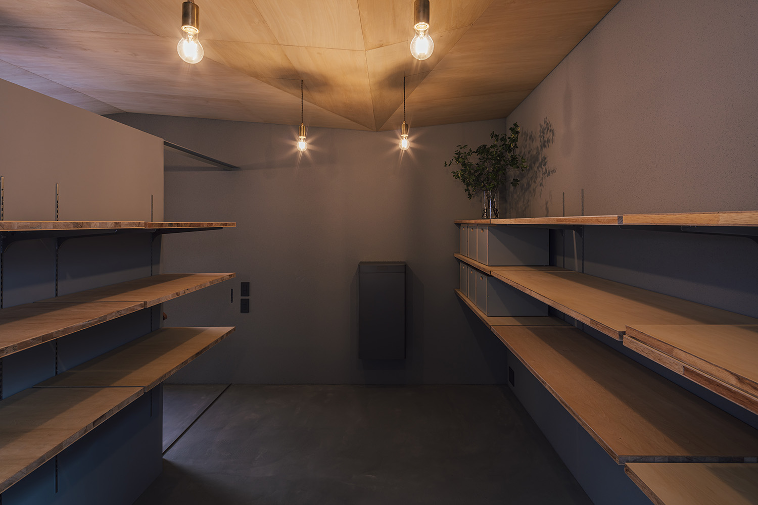 注文住宅・シューズインクローゼット・玄関収納 注文住宅・デザイン住宅建築実例_『CASE736 アンモナイト』_ウォークインクローゼット