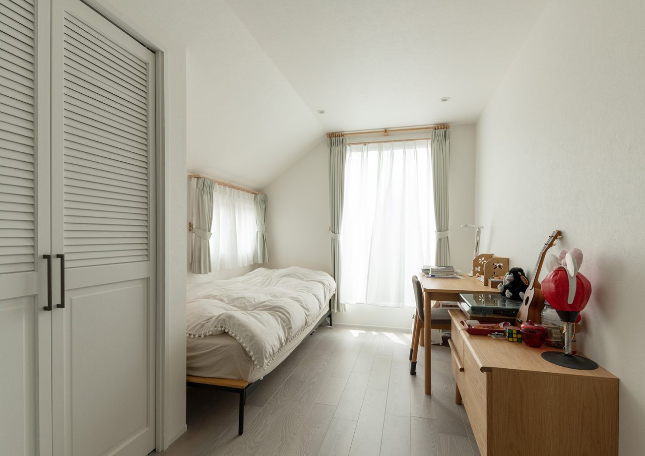 注文住宅・子供部屋・白を基調とした・明るい 注文住宅・デザイン住宅建築実例_『CASE745 自由が丘の家』_子供部屋