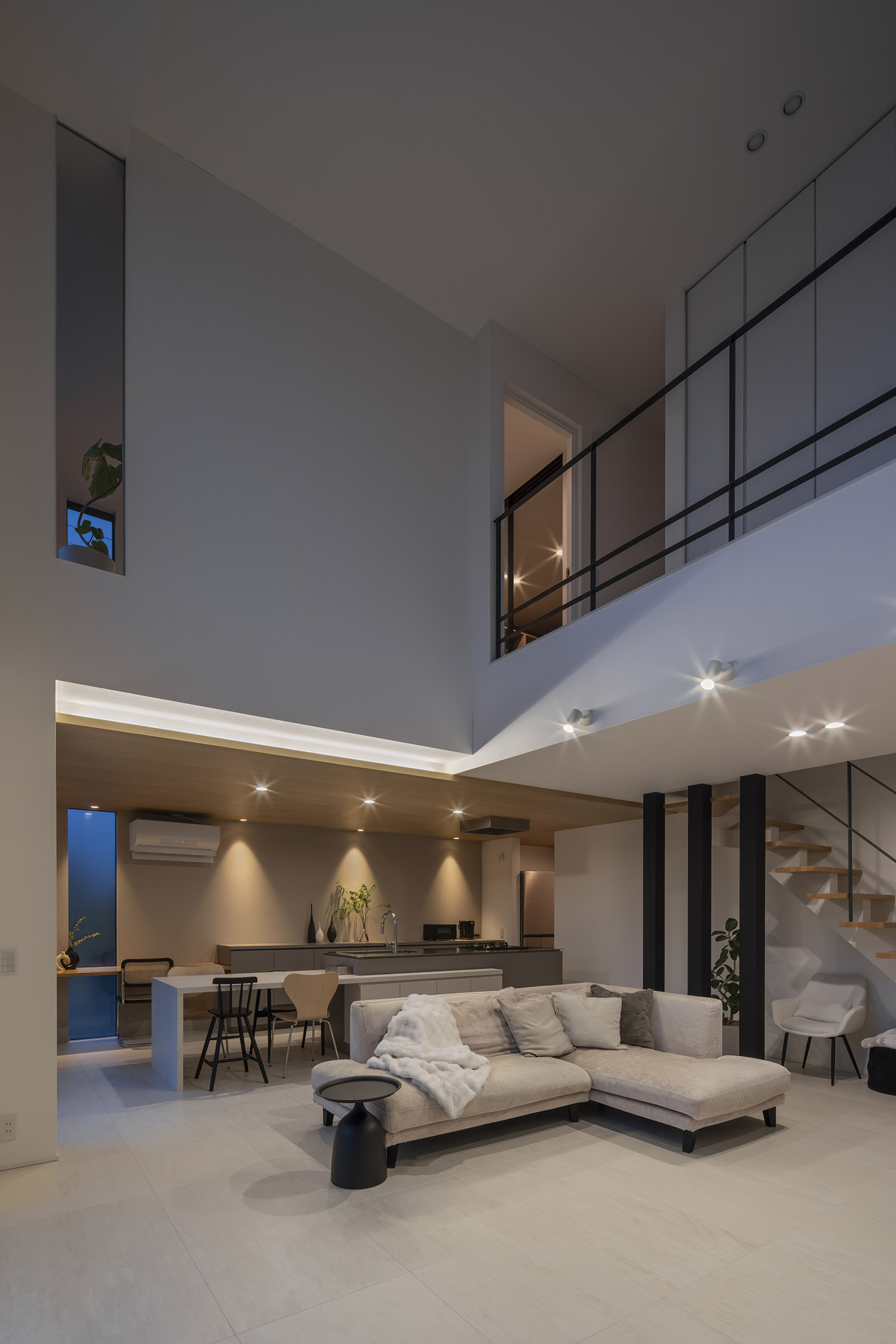 吹き抜けがある開放的でおしゃれなLDK・デザイン住宅 注文住宅・デザイン住宅建築実例_『CASE768 Living with light』_LDK