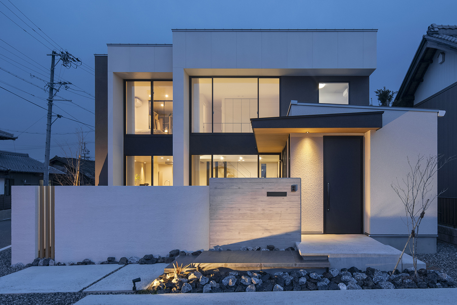 デザイン住宅建築実例_外観・注文住宅『CASE768 Living with light』の建築実例・施⼯例の写真・建物外観全体 注文住宅・デザイン住宅建築実例_『CASE768 Living with light』_外観