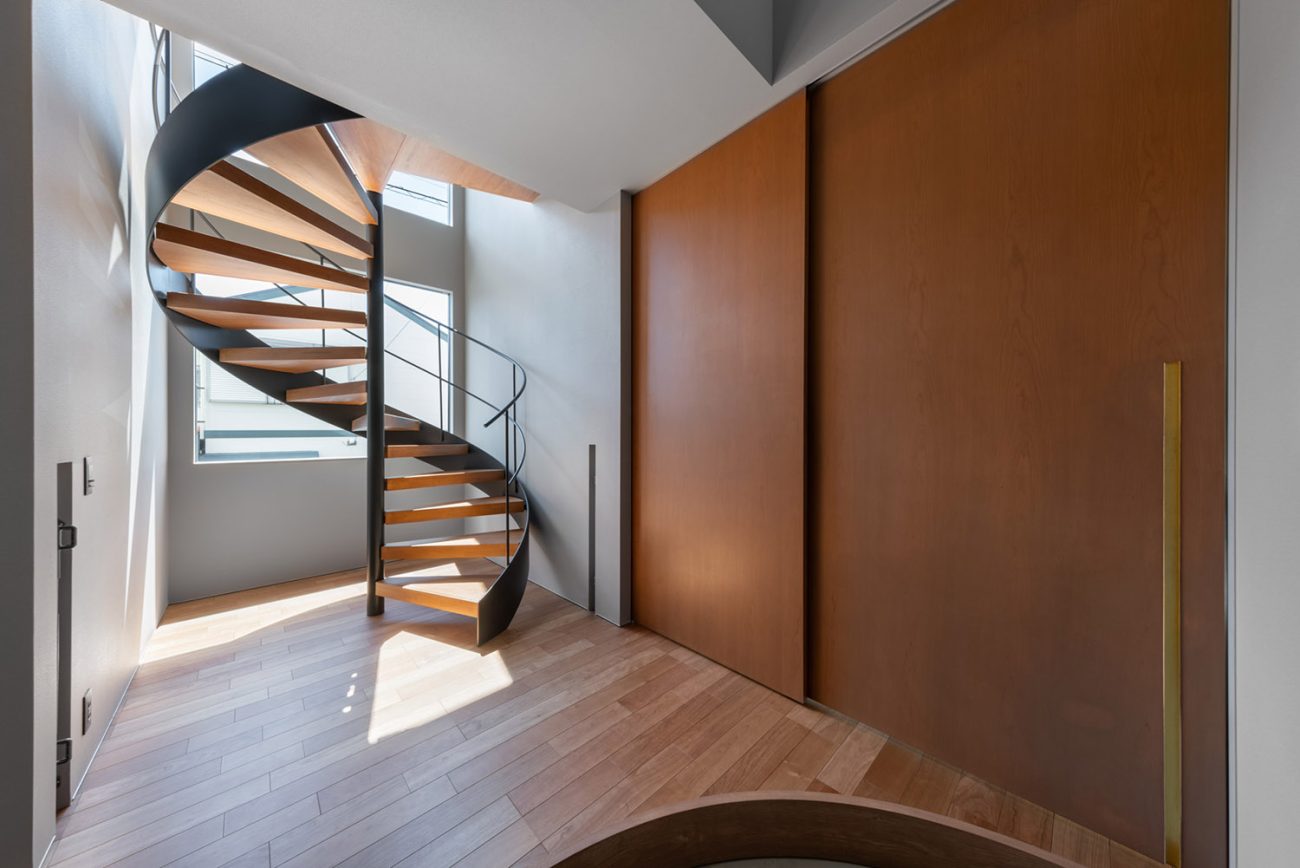 デザイン住宅建築実例_玄関・注文住宅『CASE780 Isn't it nice?』の建築実例・施⼯例の写真