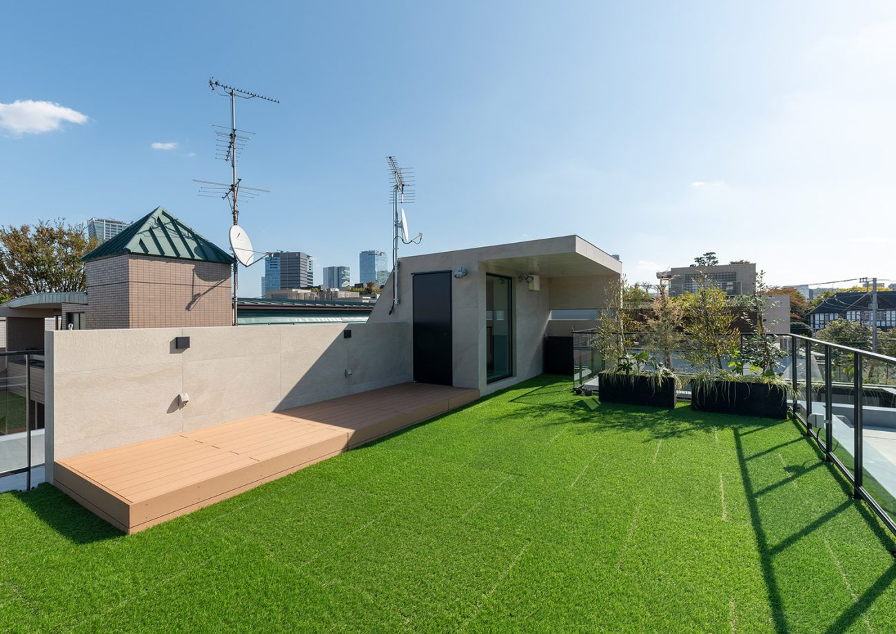 デザイン住宅建築実例_屋上テラス・注文住宅『CASE781 天地を紡ぐ家』の建築実例・施⼯例の写真