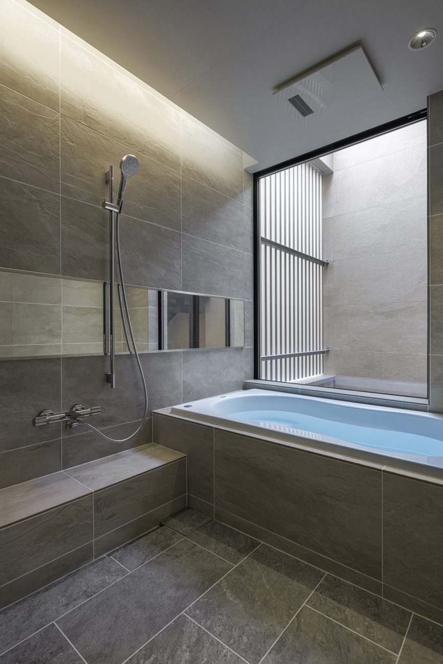 デザイン住宅建築実例_浴室・洗面所・注文住宅『CASE781 天地を紡ぐ家』の建築実例・施⼯例の写真