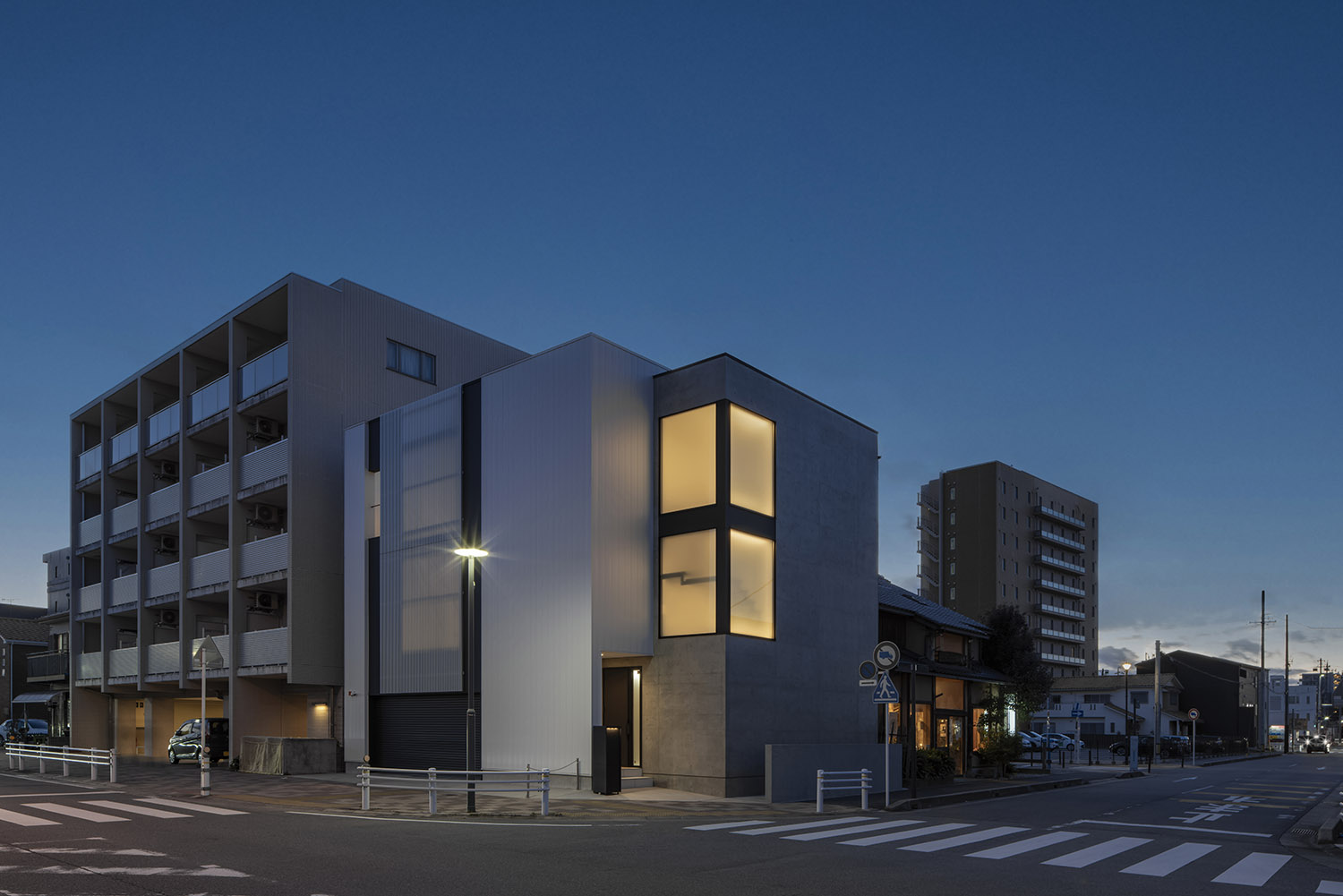 デザイン住宅建築実例_外観・注文住宅『CASE783 Refined』の建築実例・施⼯例の写真_外観