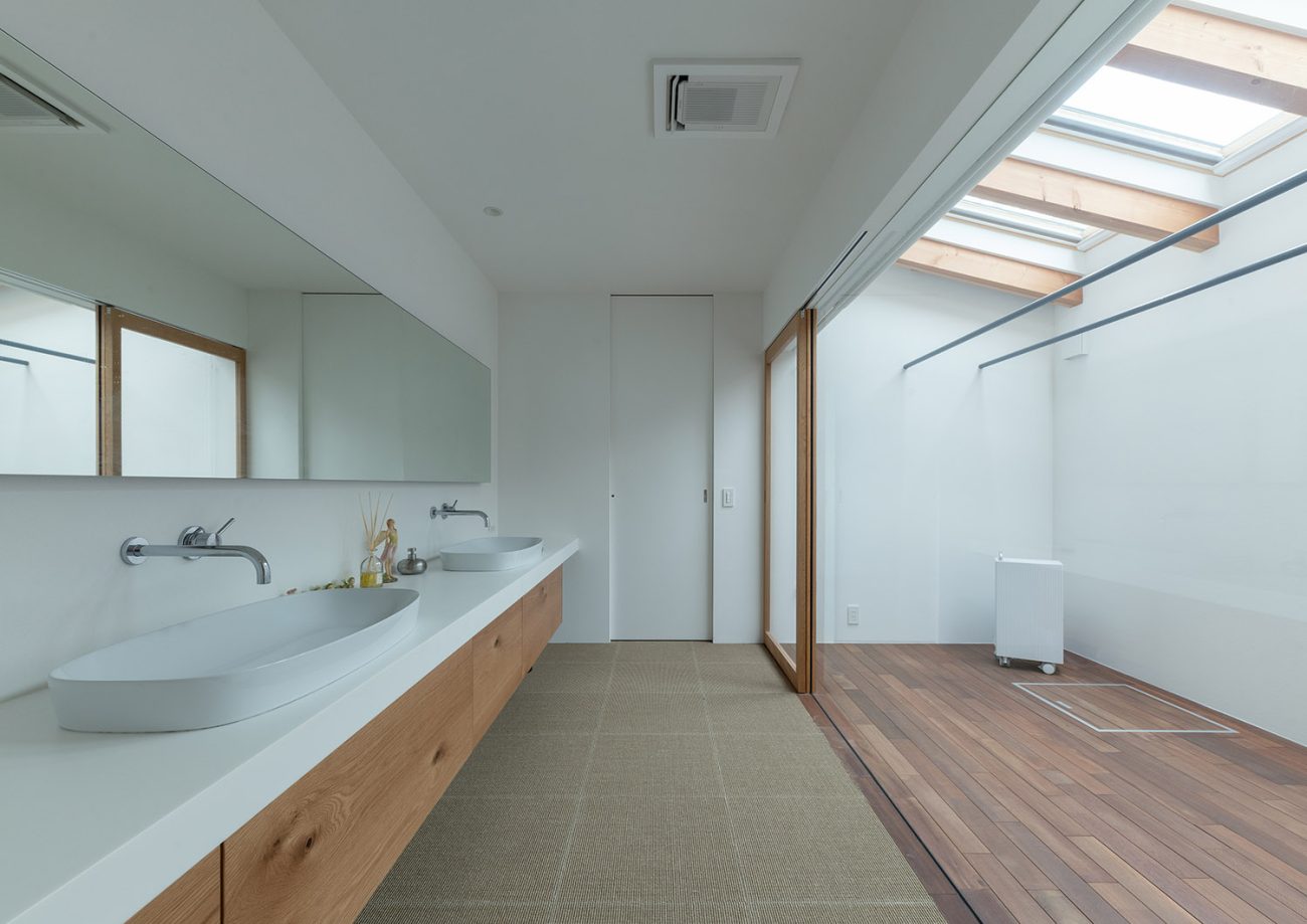 デザイン住宅建築実例_外観・注文住宅『CASE784 贅と静』の建築実例・施⼯例の写真_浴室・洗面所