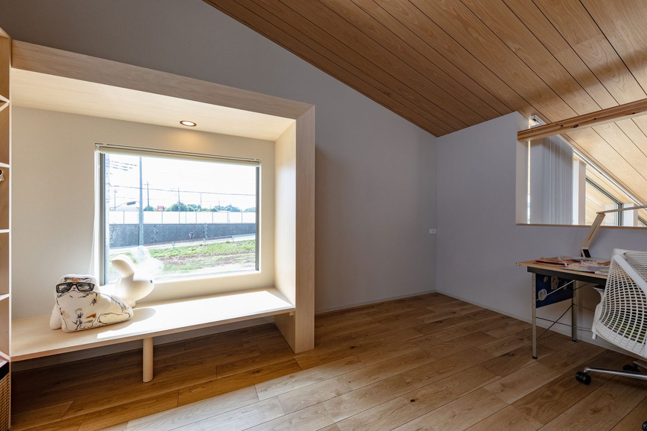 デザイン住宅建築実例_外観・注文住宅『CASE786 蒼天に抜ける家』の建築実例・施⼯例の写真_子供部屋