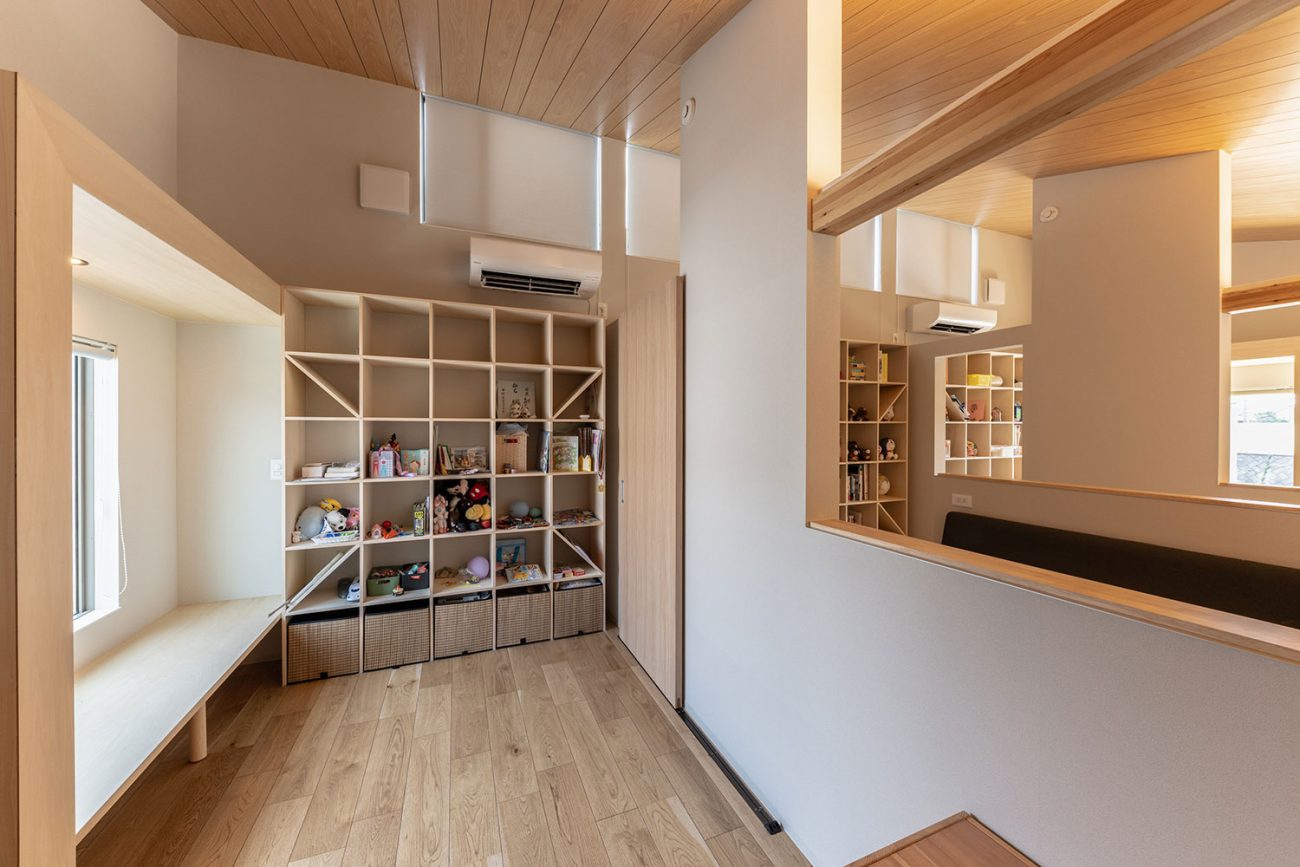 デザイン住宅建築実例_外観・注文住宅『CASE786 蒼天に抜ける家』の建築実例・施⼯例の写真_子供部屋