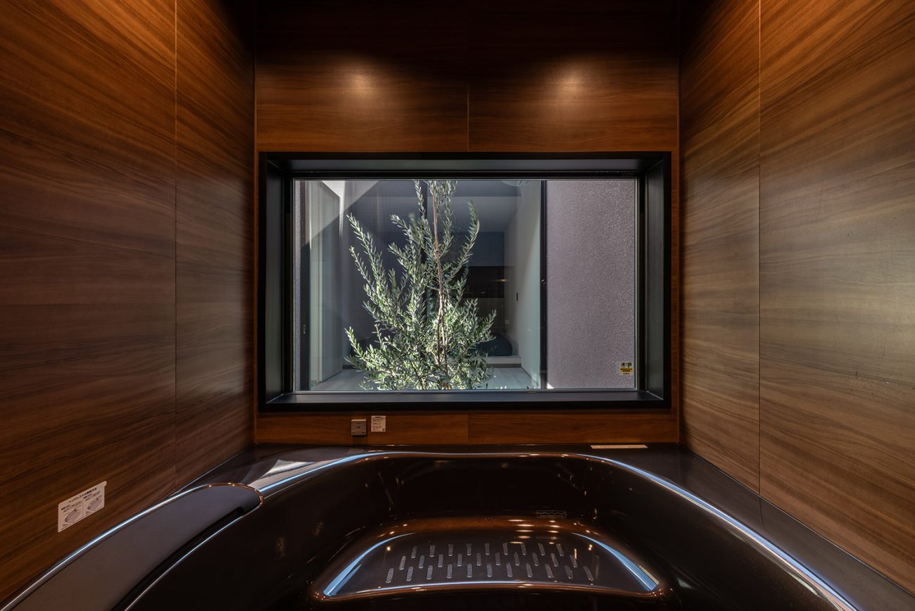 デザイン住宅建築実例_外観・注文住宅『CASE787 Monotone Nest』の建築実例・施⼯例の写真_浴室・洗面所