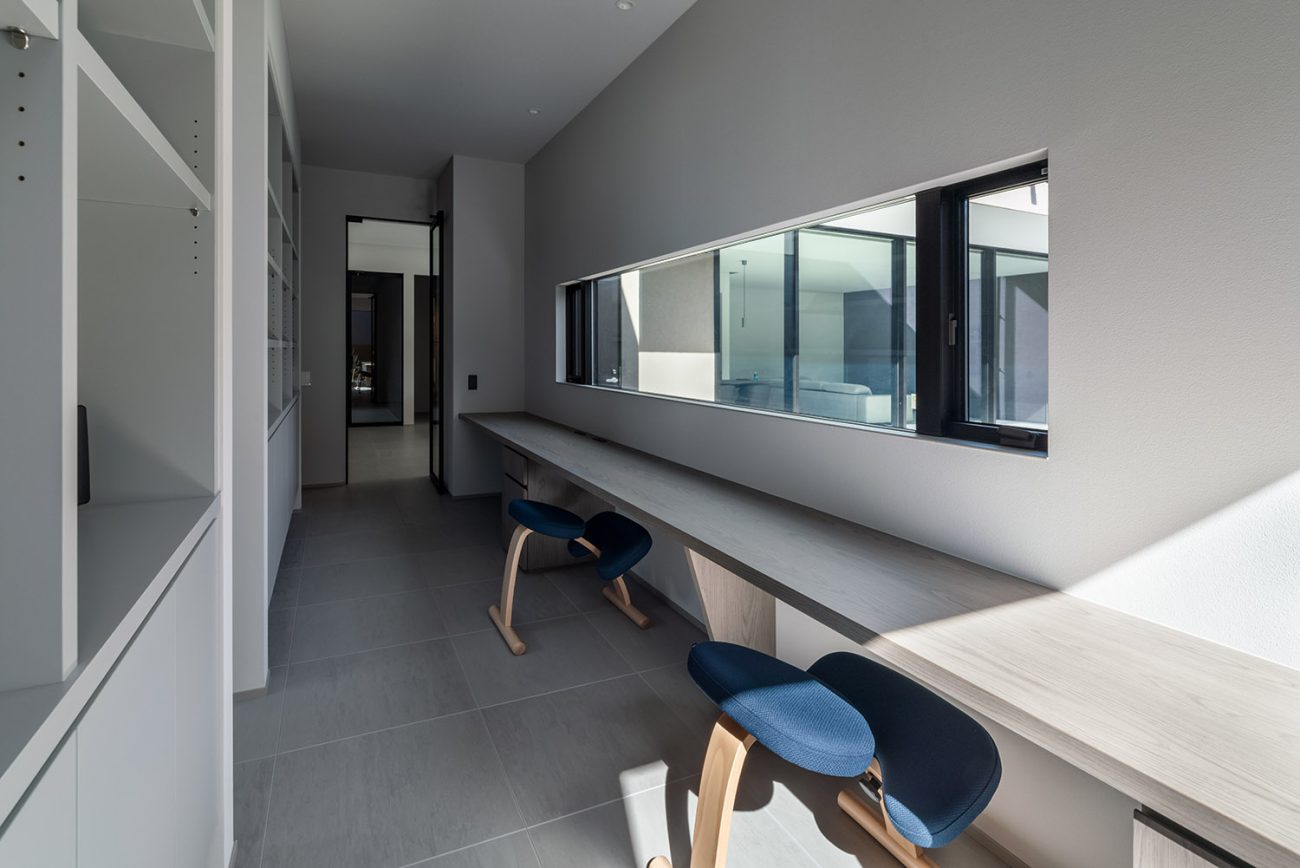 デザイン住宅建築実例_外観・注文住宅『CASE787 Monotone Nest』の建築実例・施⼯例の写真_書斎